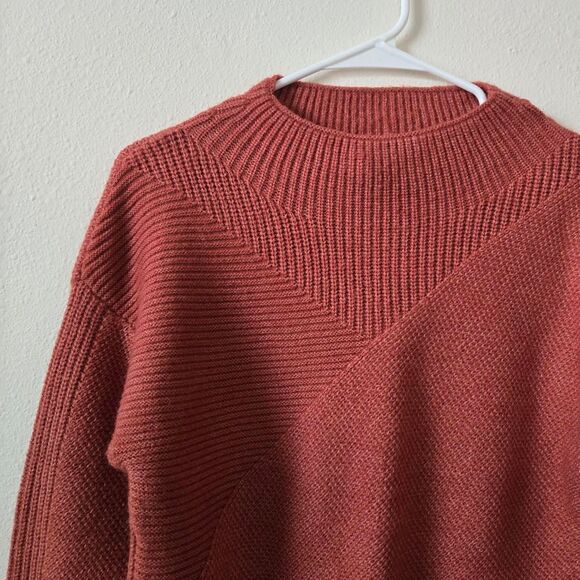 Women's Heartloom Geometric Tight Knit Burgundy High Crewneck Sweater Small - Picture 2 of 6